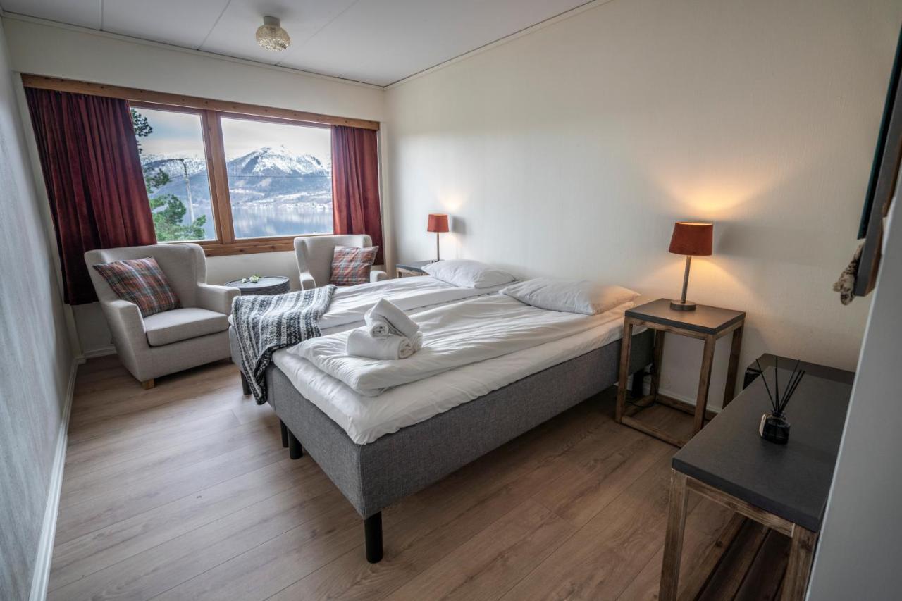 Dragsvik Fjordhotel (Adults Only) Балестранд Экстерьер фото